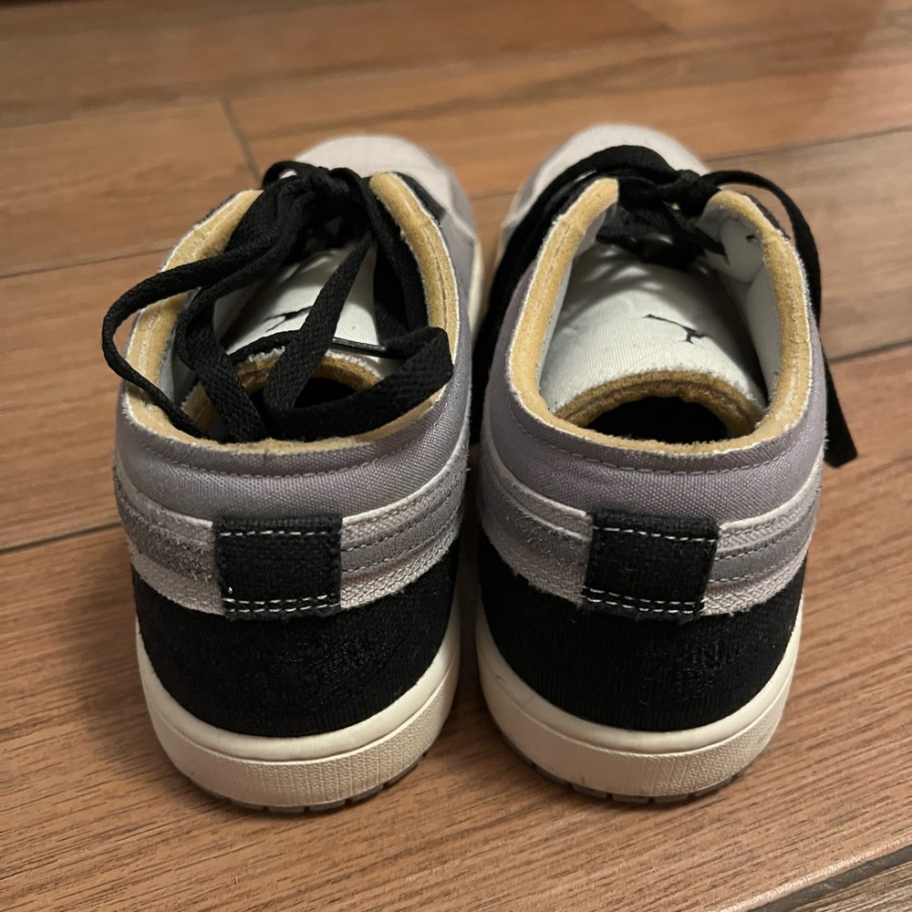 Jordan Low Men's Black and Gray Sneakers - Picture 3 of 4